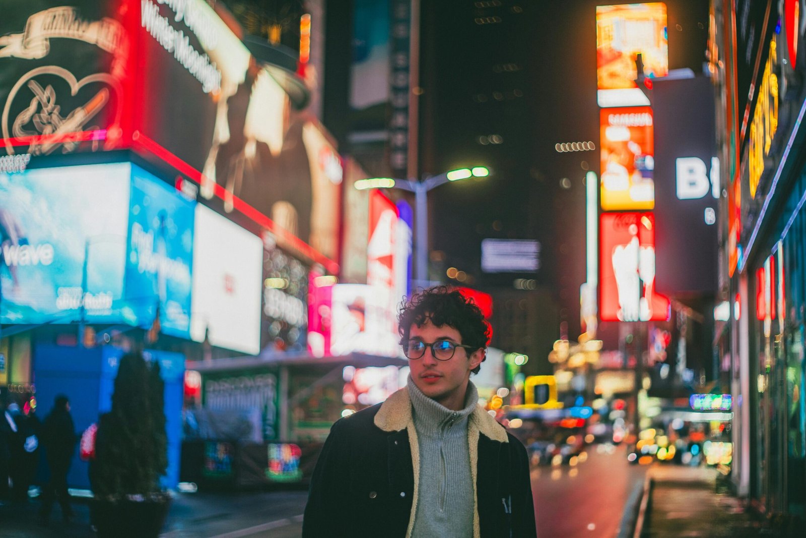 Solo Travel New York: Your Ultimate Guide for 2025