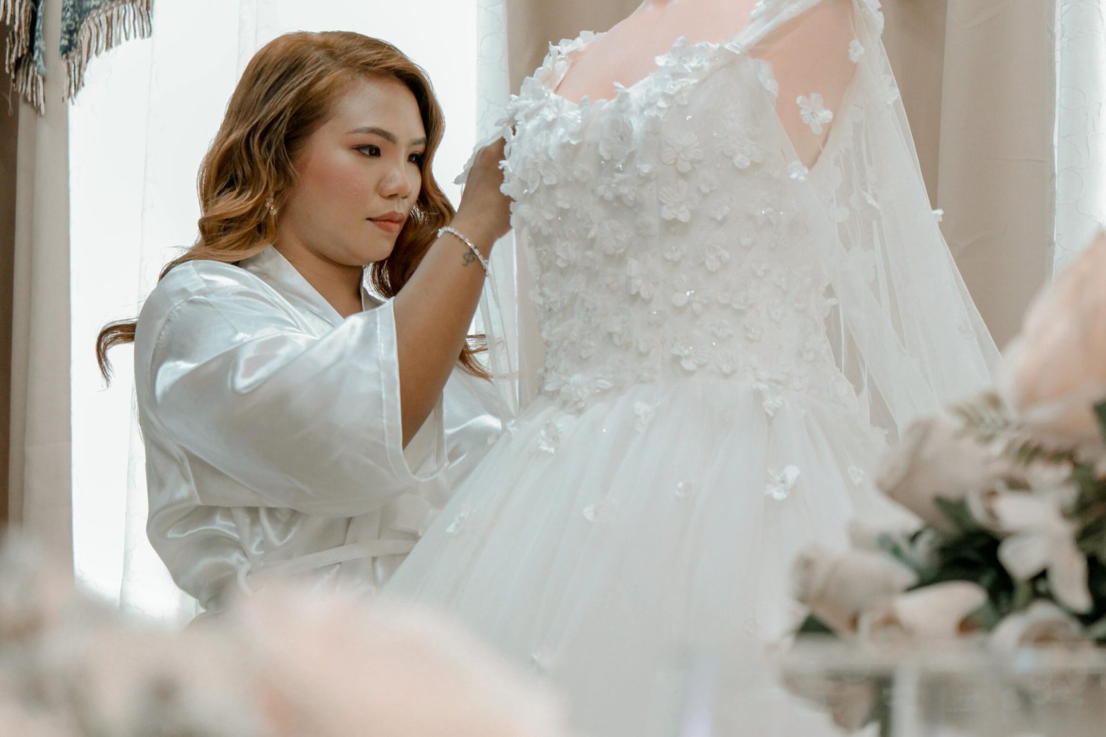 The Ultimate Wedding Dress Garment Bag for Travel: Keep Your Gown Safe