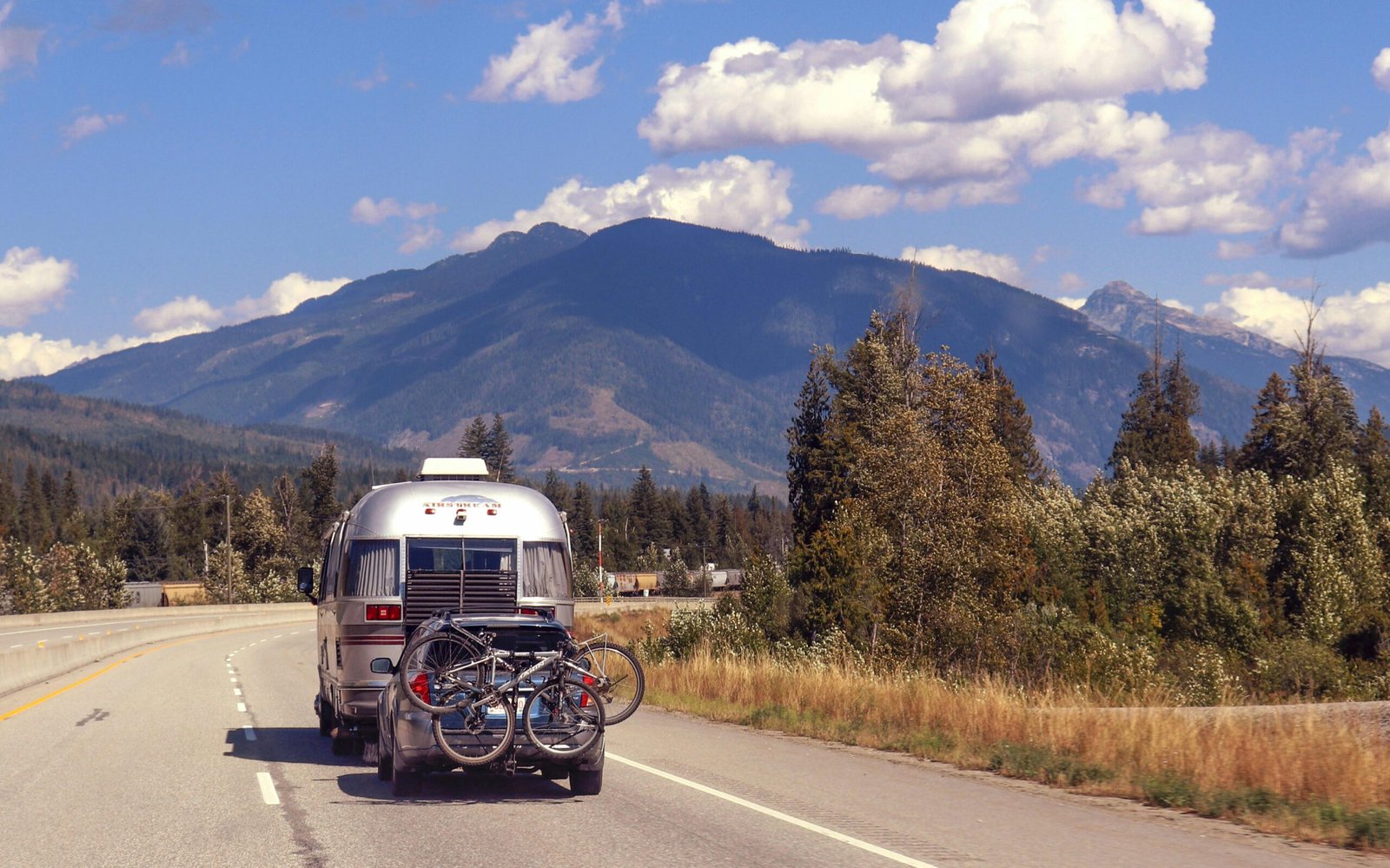 Understand MPG Travel Trailer: Your Guide to Fuel Efficiency on the Road