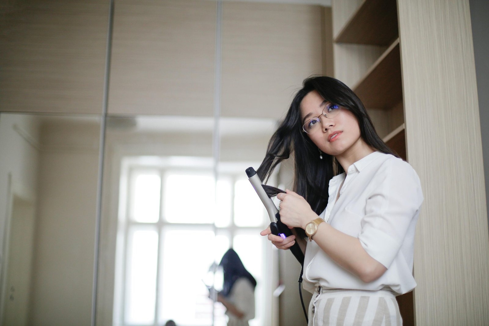 Best Travel Size Curling Iron: Your Ultimate Guide for Gorgeous Hair on the Go