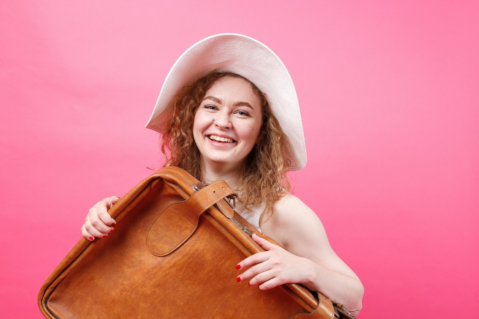 The Ultimate Hatbox for Travel: Keep Your Headwear Pristine