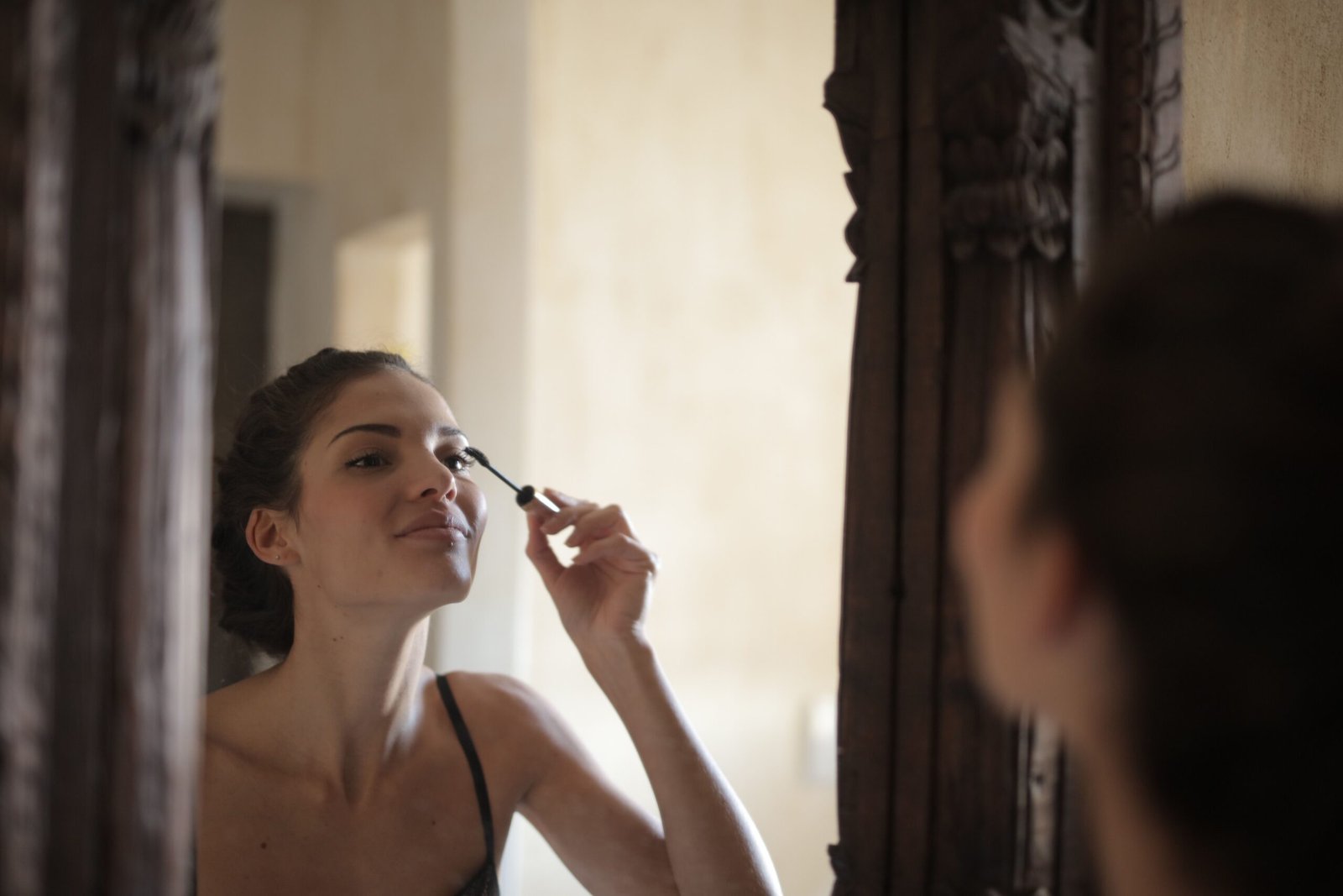 Best Traveling Makeup Mirror: Your Ultimate Guide for Flawless Looks Anywhere
