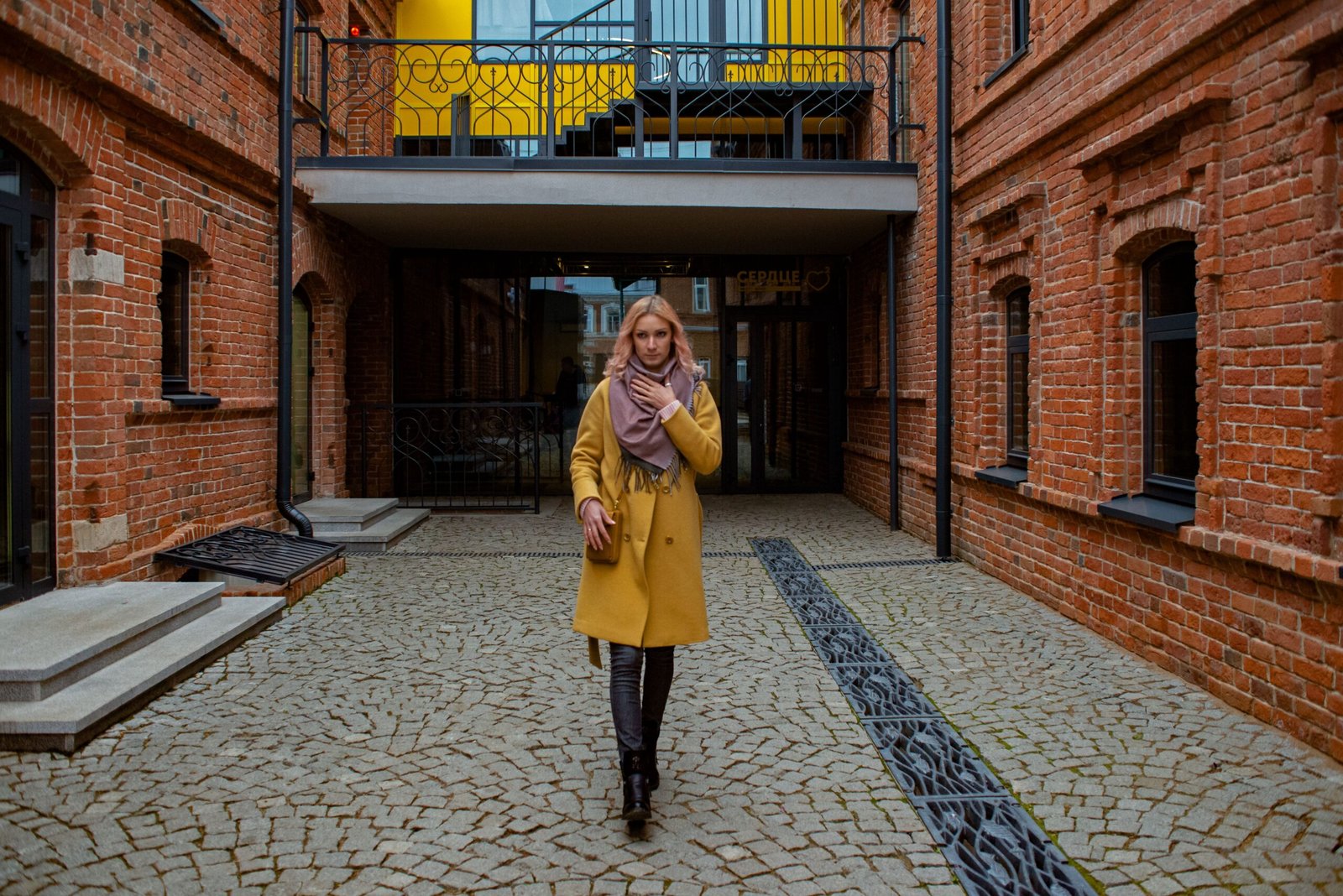The Ultimate Travel Scarf Wrap: Your Stylish & Versatile Companion