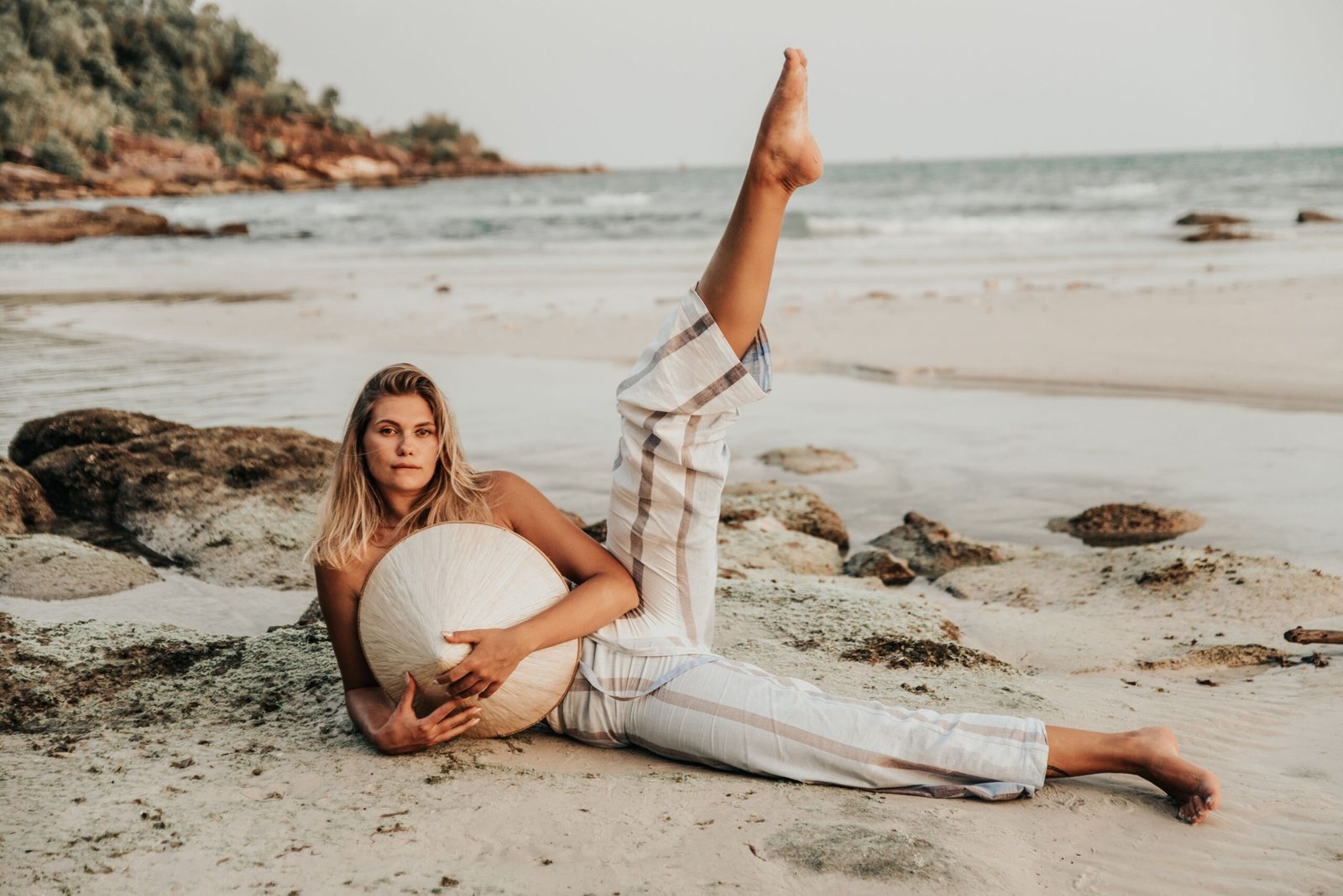Wide Leg Travel Pants: Your Ultimate Guide to Comfort and Style in 2025