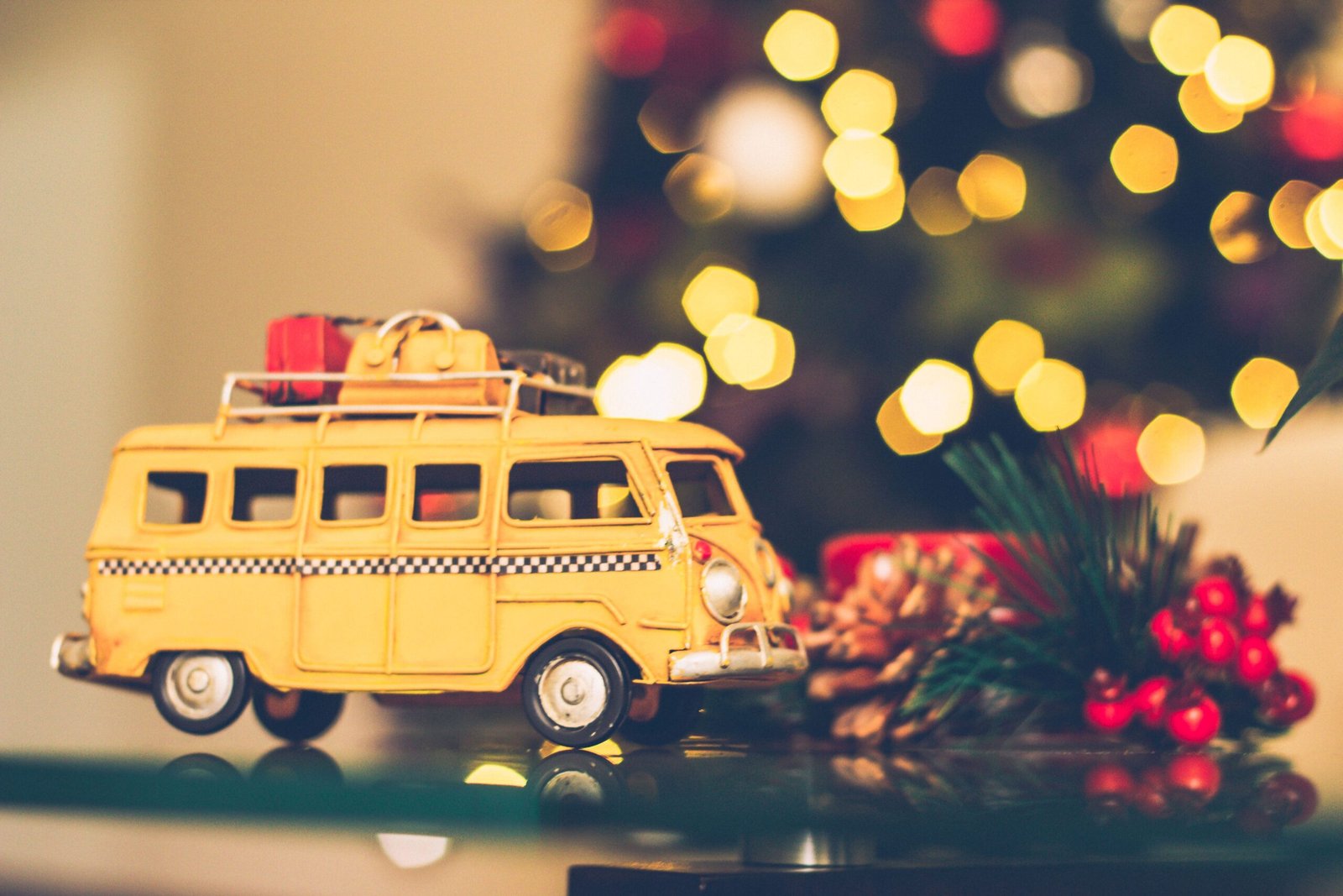 Find the Perfect Traveler Ornament for Your Tree – Unique Gifts for Globetrotters