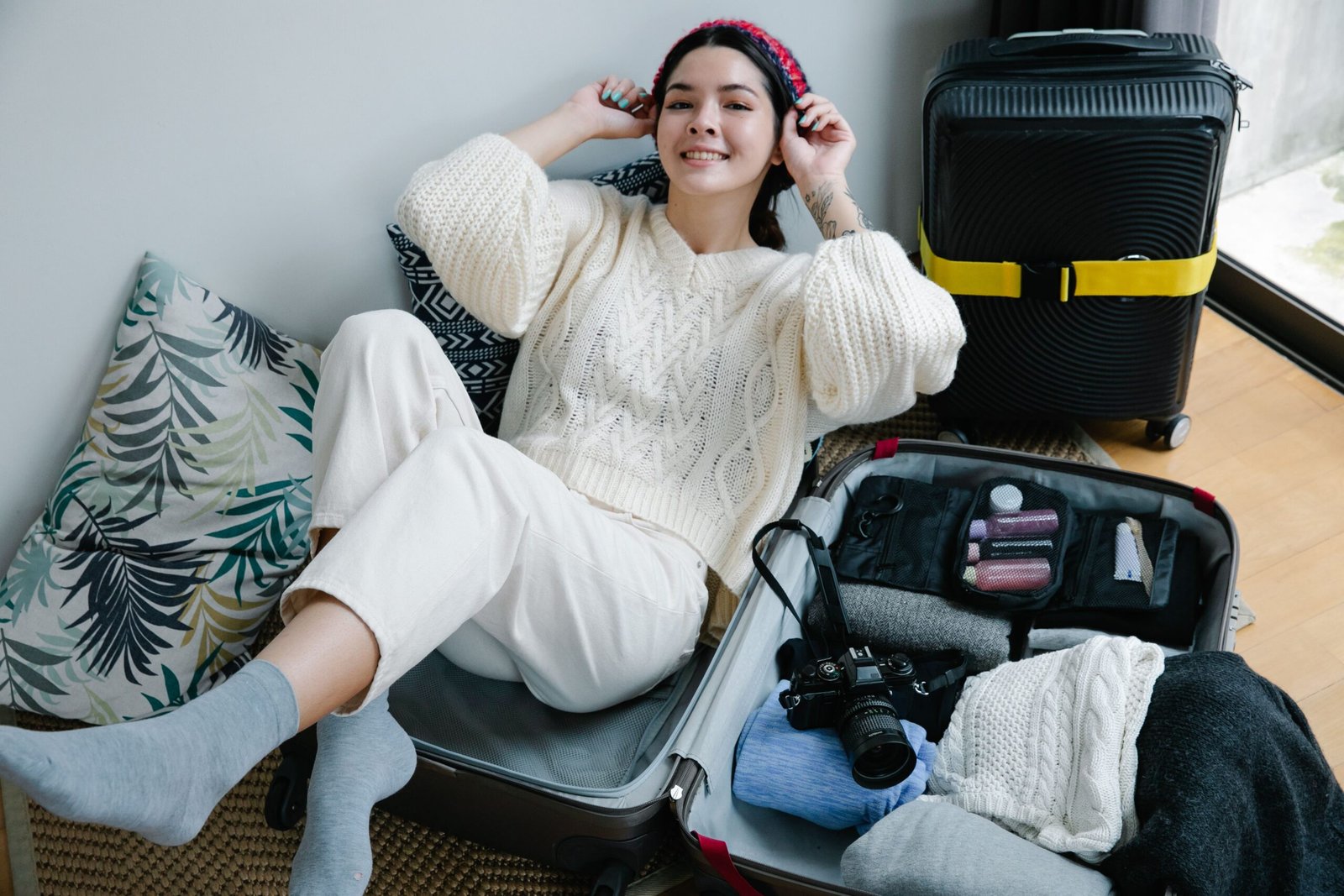 Essential Travel Must Haves for Women in 2025: Pack Smarter!
