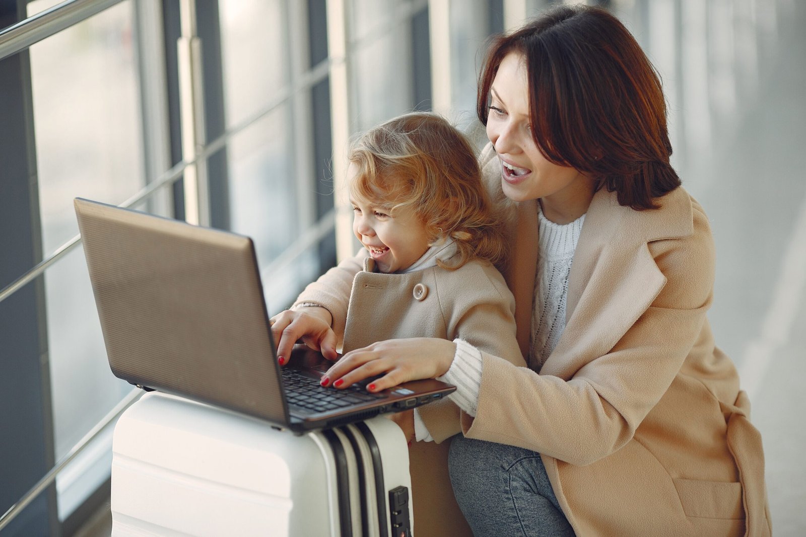 Missing My Family While Traveling: Coping Strategies & Staying Connected