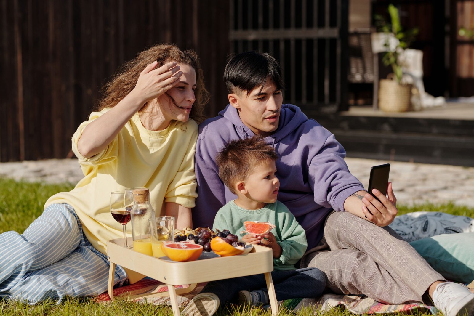 Missing My Family While Traveling: Tips to Cope & Stay Connected