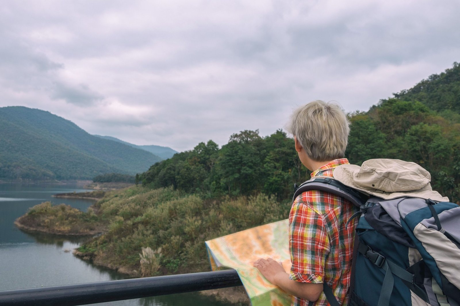 Explore Exciting Traveling Dialysis Tech Jobs in 2025