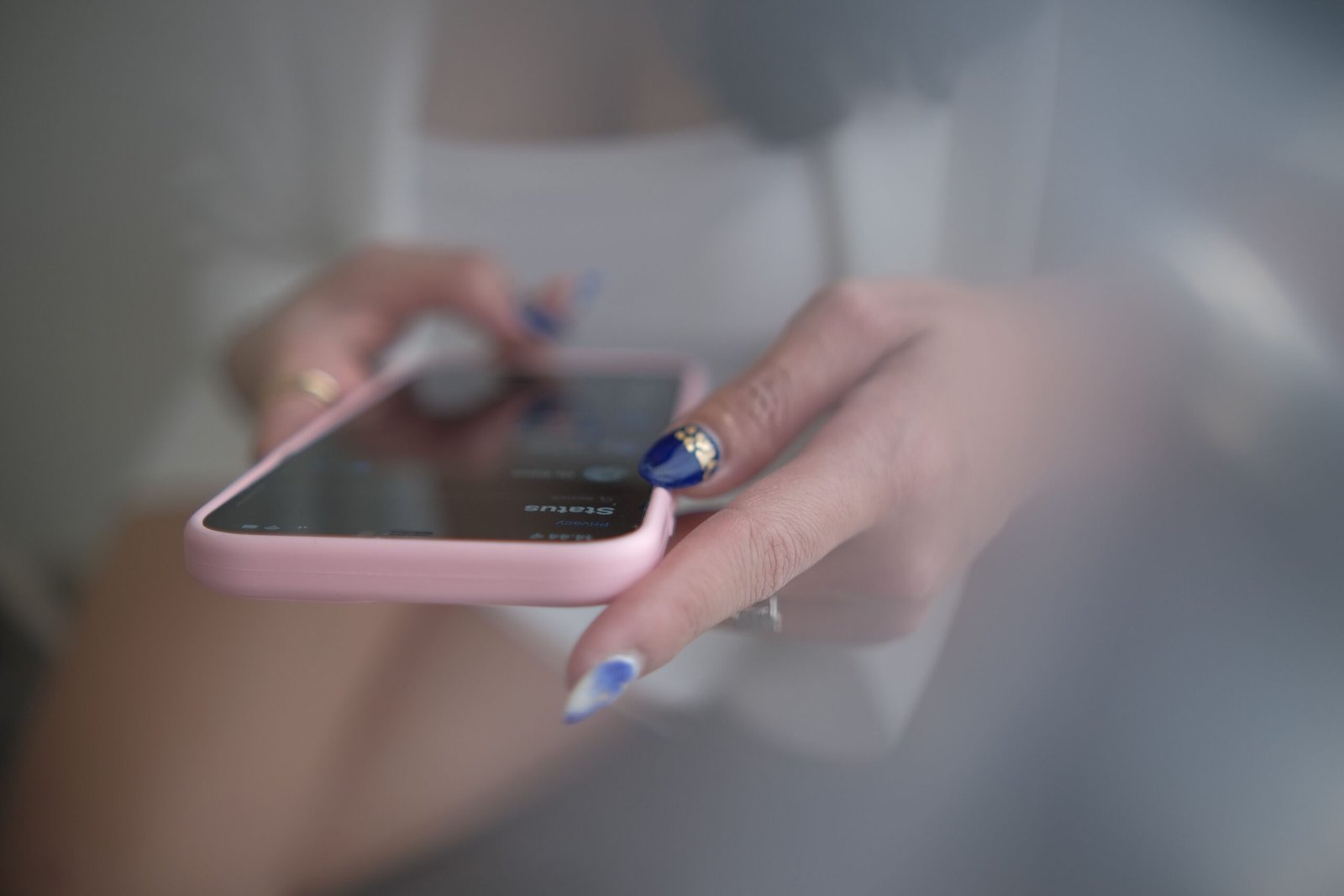 The Ultimate Guide to Becoming a Travel Nail Tech in 2025