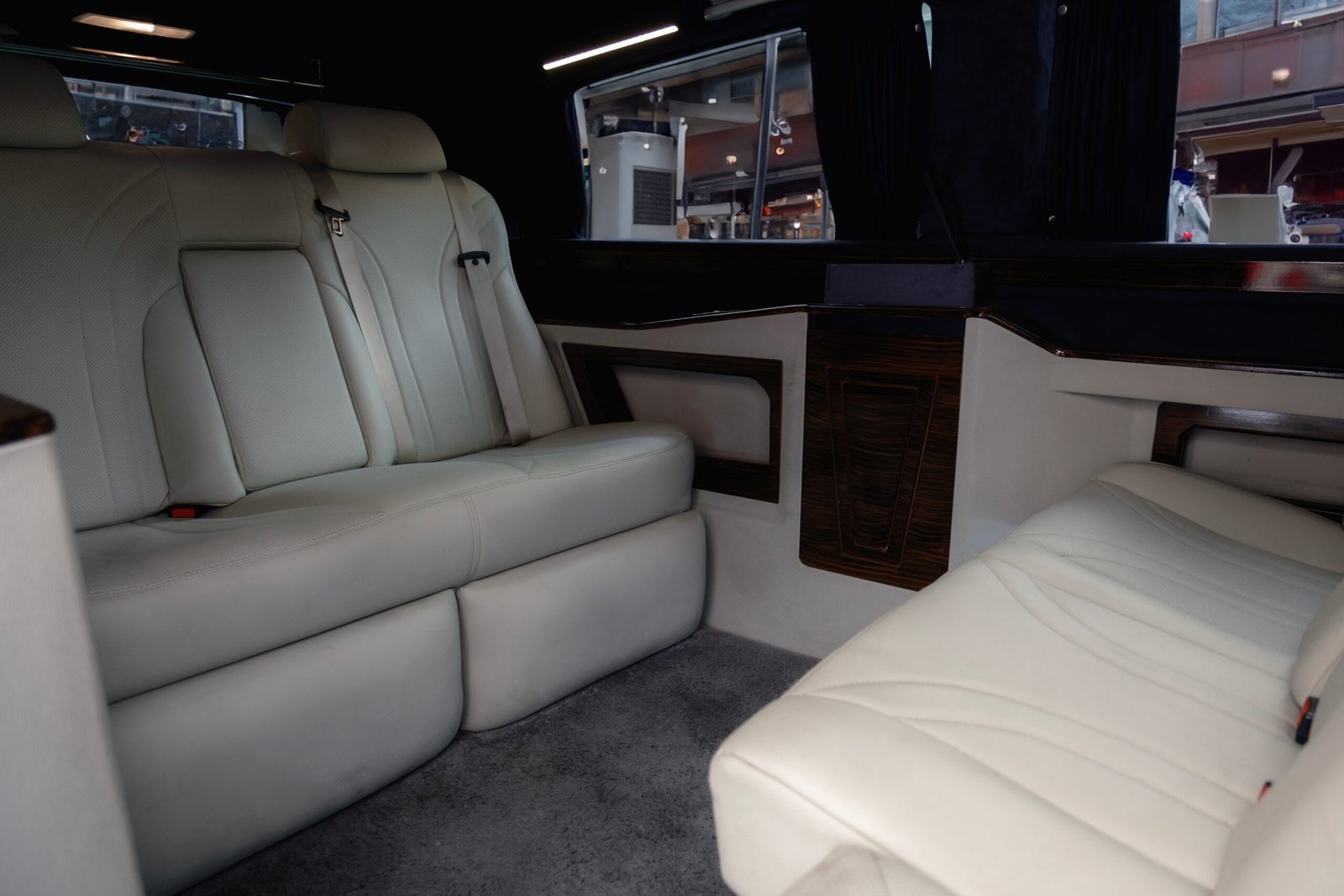 Discover the 91 Newnan Mountain Aire Travel Trailer Floor Plan for 2025