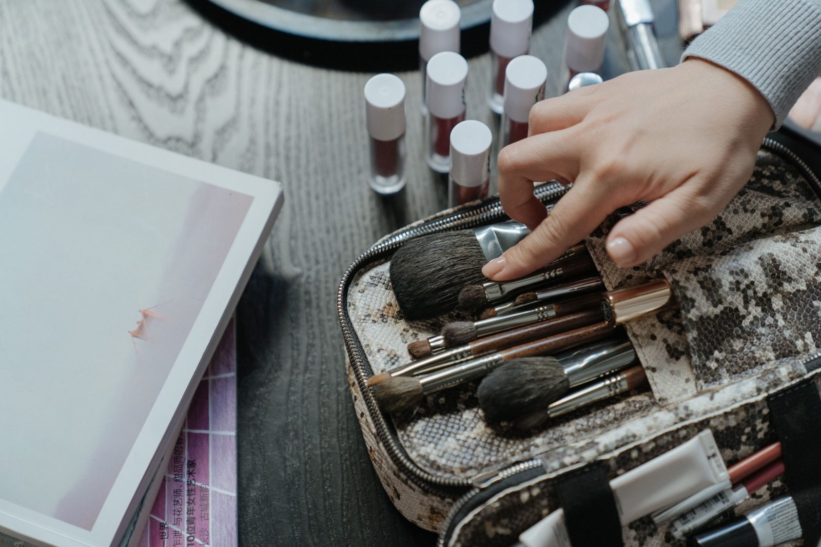 Best Travel Makeup Case with LED Mirror in 2025 | Your Ultimate Guide