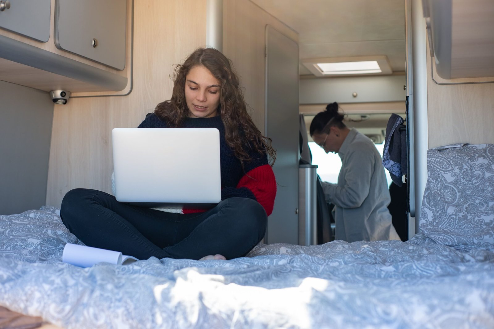 Comprehensive Traveling Mailbox Reviews: Find the Best Service for You